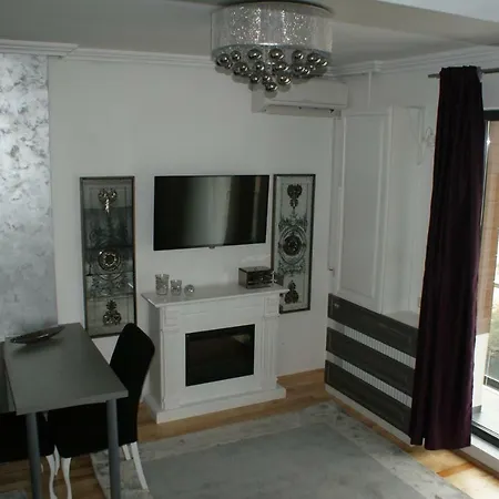 Apart Silver * Mamaia